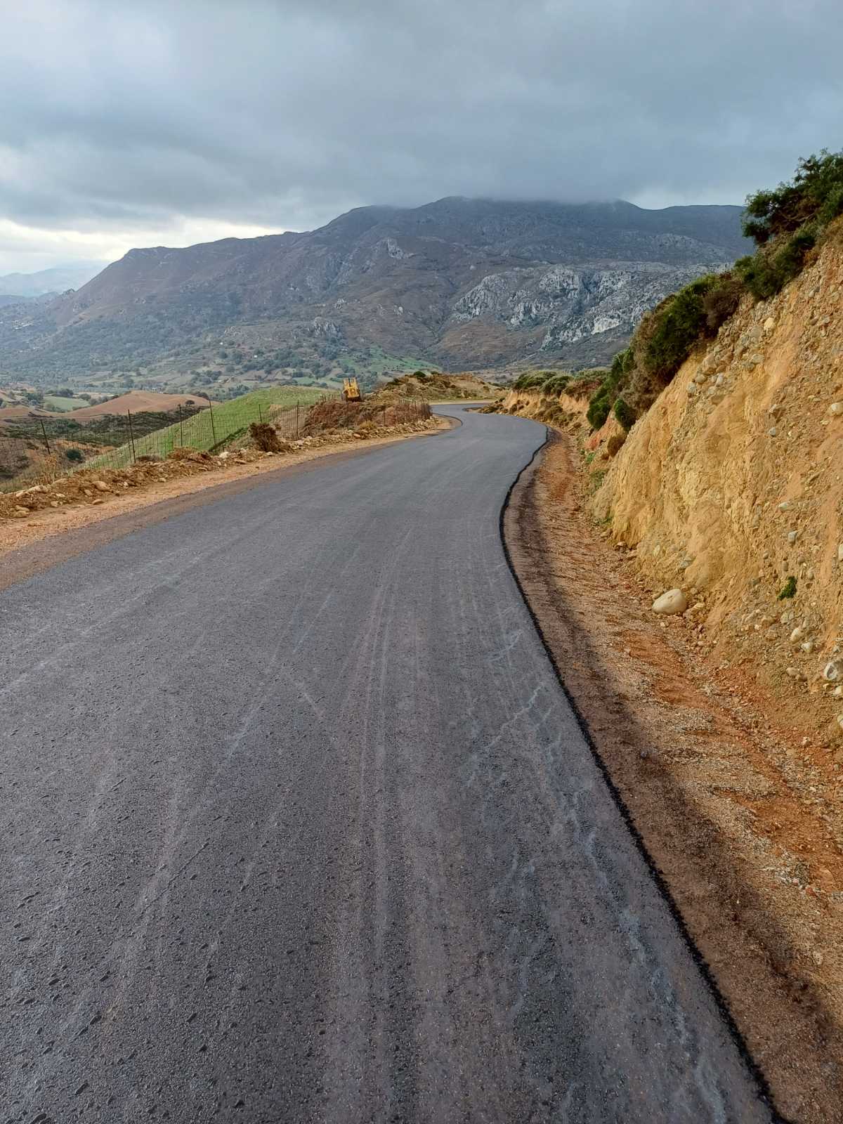Ασφαλτοστρώθηκε ο δρόμος μεταξύ Άη Γιάννη και Μαλάκι