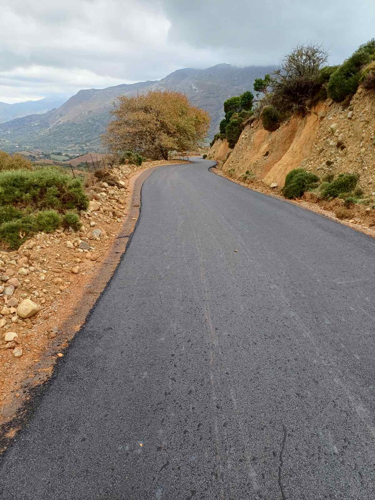 Ασφαλτοστρώθηκε ο δρόμος μεταξύ Άη Γιάννη και Μαλάκι