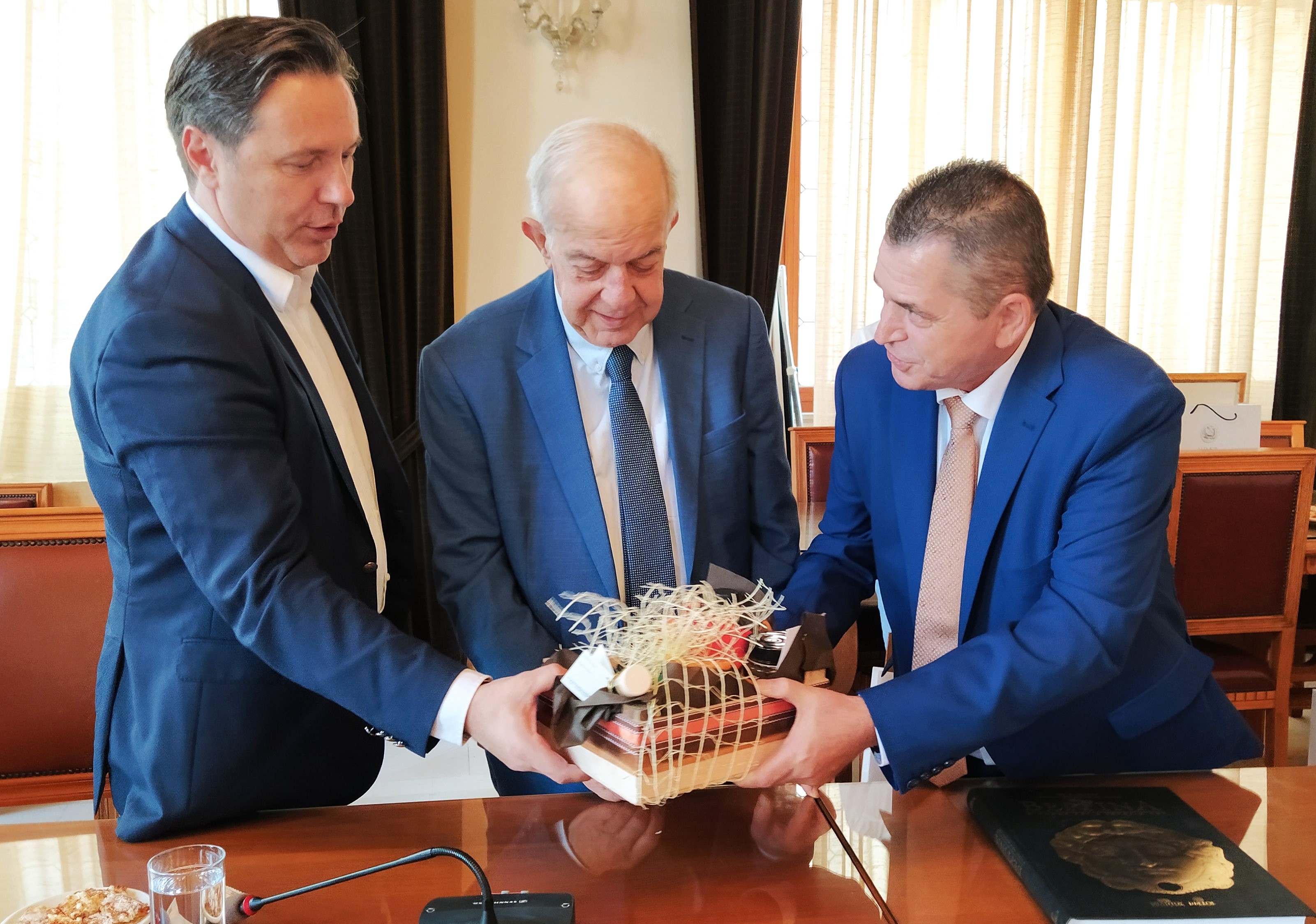 λαμπρινος νάουσα ημαθία