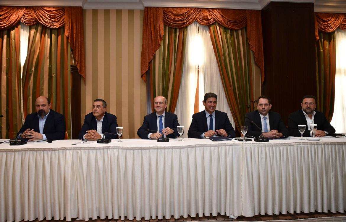  Αυγενάκης από Λάρισα Το ΥΠΑΑΤ έχει καταβάλει μέχρι σήμερα 569 εκατ. ευρώ για τη Θεσσαλία