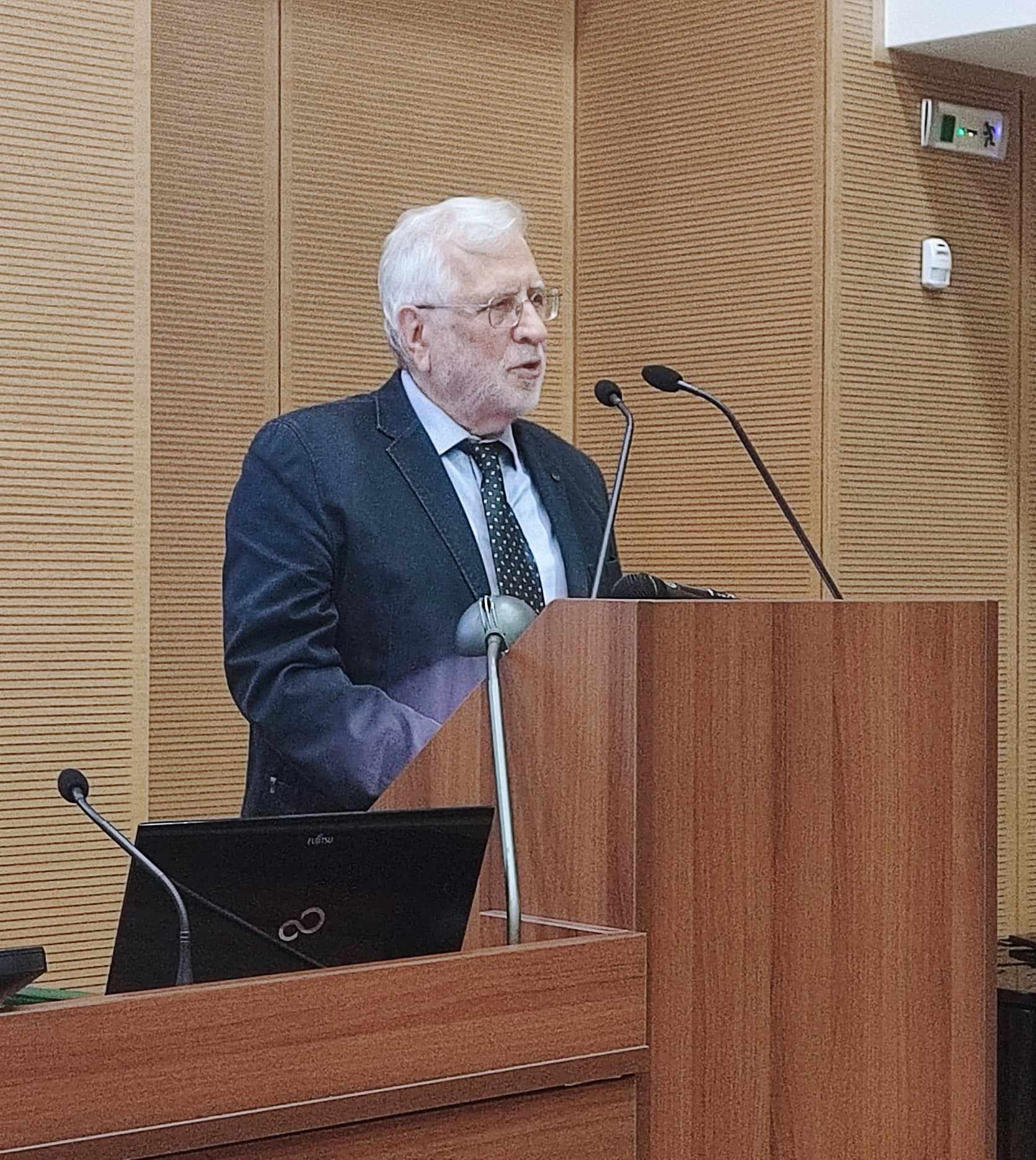 Κατάμεστη η Βικελαία για τη βράβευσης του Στέφανου Τραχανά με το «Βραβείο Ηθικής Τάξεως»