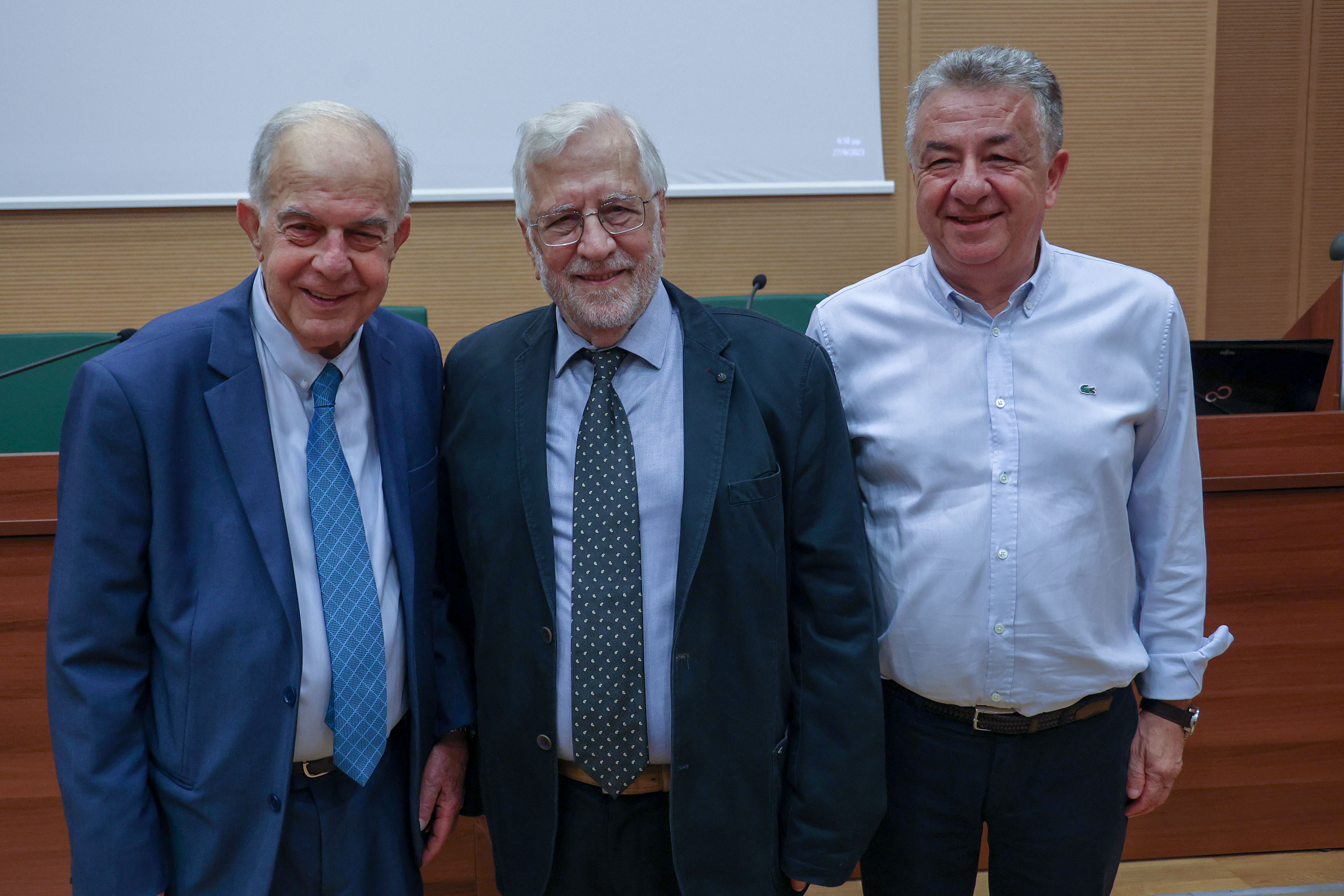 Κατάμεστη η Βικελαία για τη βράβευσης του Στέφανου Τραχανά με το «Βραβείο Ηθικής Τάξεως»