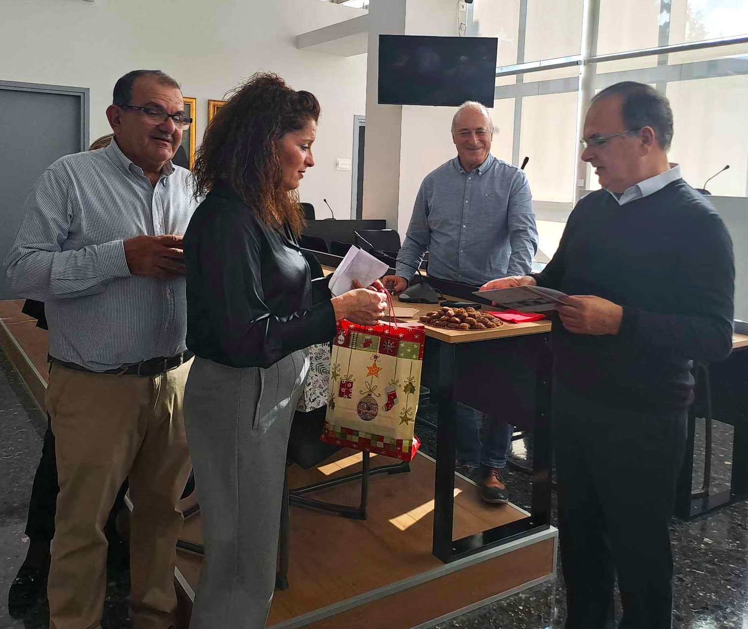 Γιορτινή επίσκεψη εκπροσώπων της Τοπικής Κοινότητας Γερανίου στον Δήμαρχο Ρεθύμνης