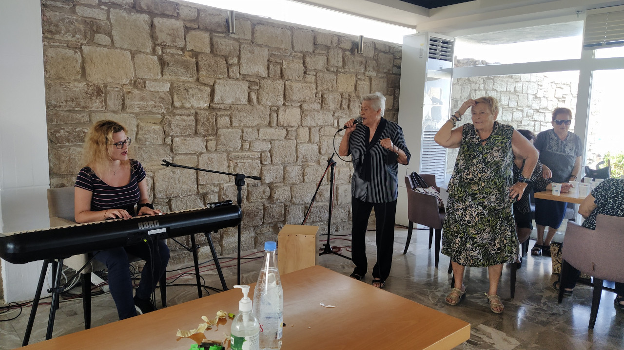 Στη γιορτή των ΚΕΚΟΙΦ-ΑΠΗ για την Ημέρα Ηλικιωμένων βρέθηκε ο Δήμαρχος Ηρακλείου