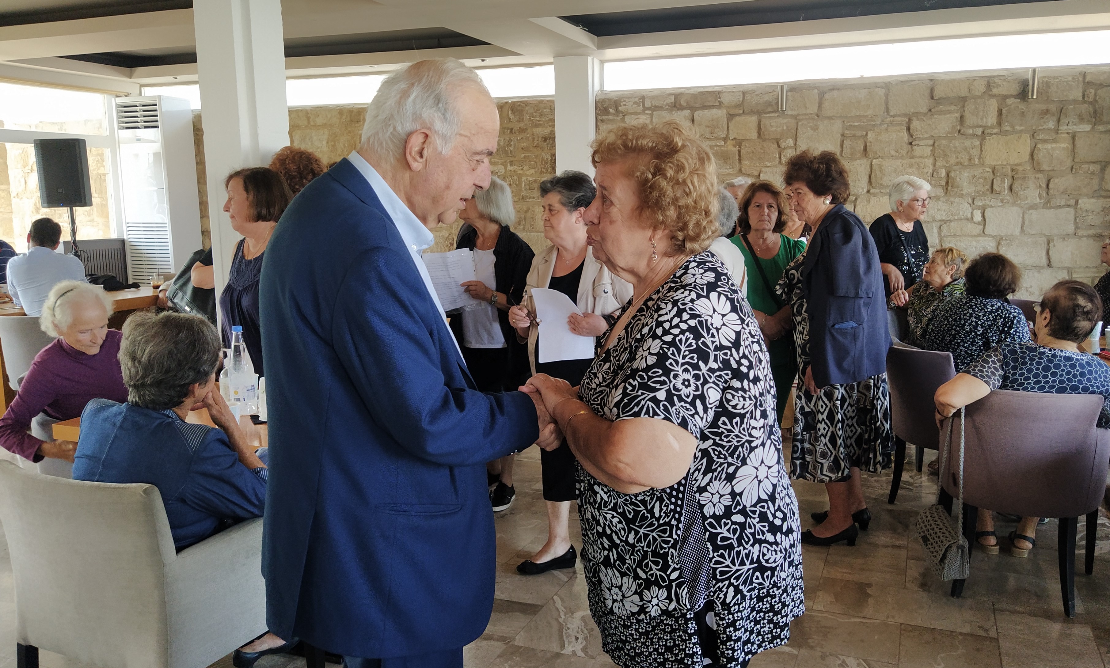 Στη γιορτή των ΚΕΚΟΙΦ-ΑΠΗ για την Ημέρα Ηλικιωμένων βρέθηκε ο Δήμαρχος Ηρακλείου