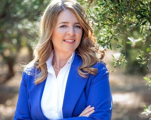  Ειρήνη Χουδετσανάκη 