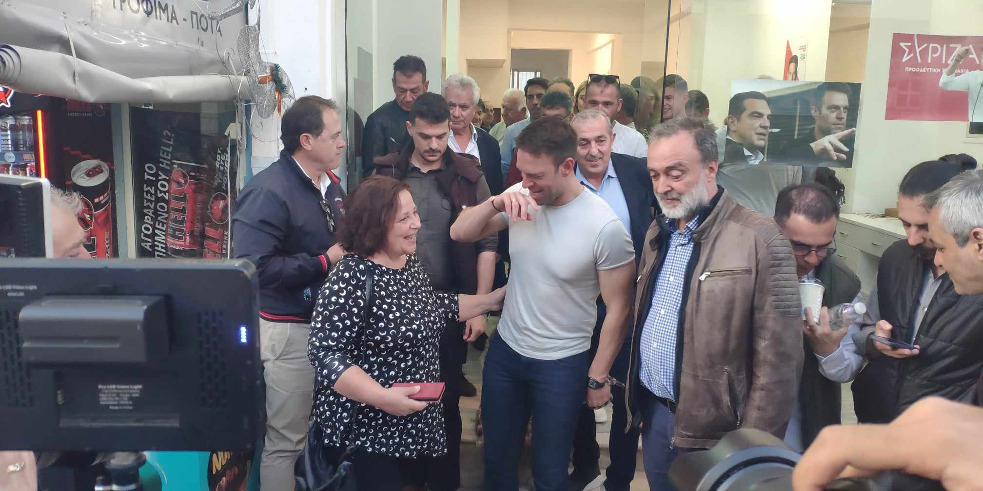 Στις Μοίρες ο Κασσελάκης - Συνάντησε Δήμαρχο και πολίτες