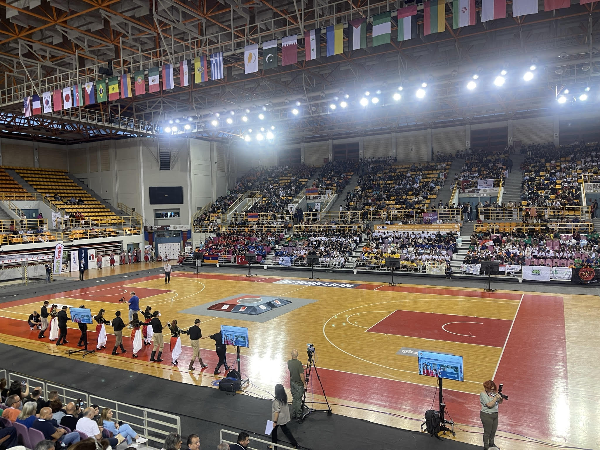 Στα εγκαίνια των εκθέσεων και της ρομποτικής Ολυμπιάδας ο Περιφερειάρχης Κρήτης