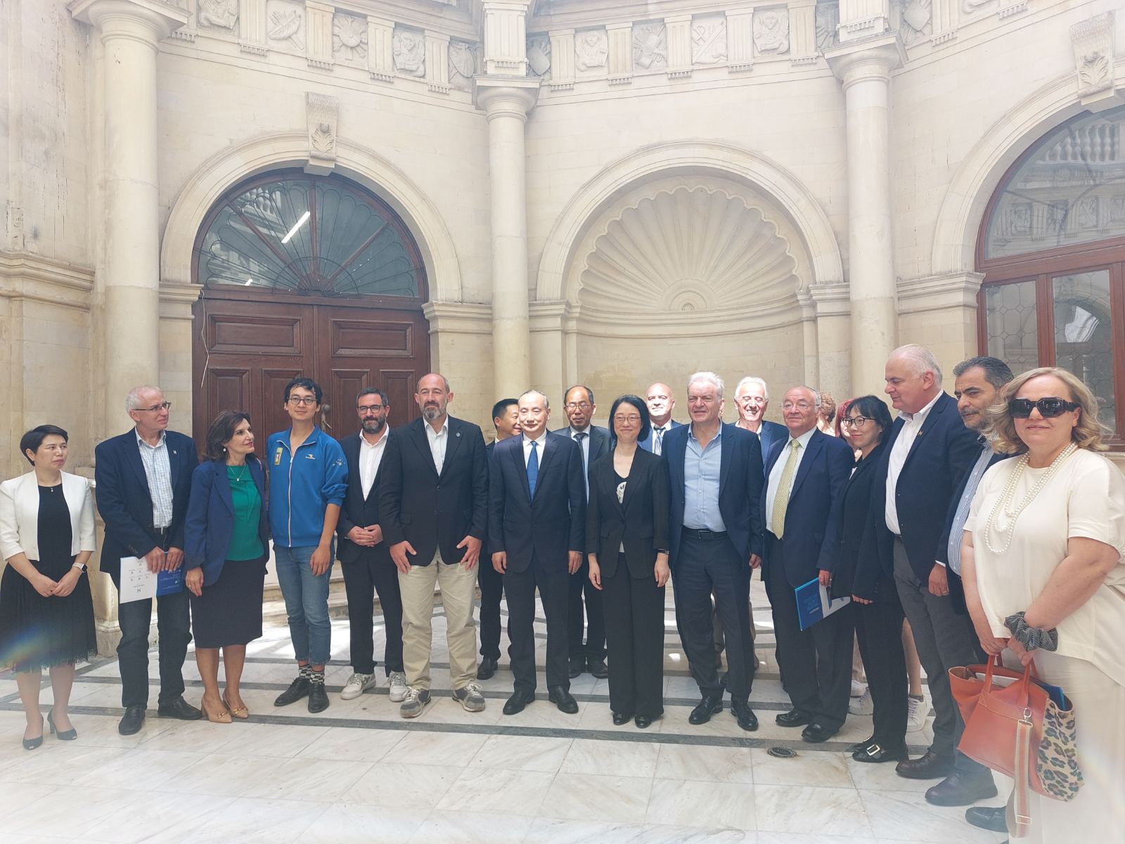 ΚΙνεζικη αντιπροσωπεία Ηρακλειο