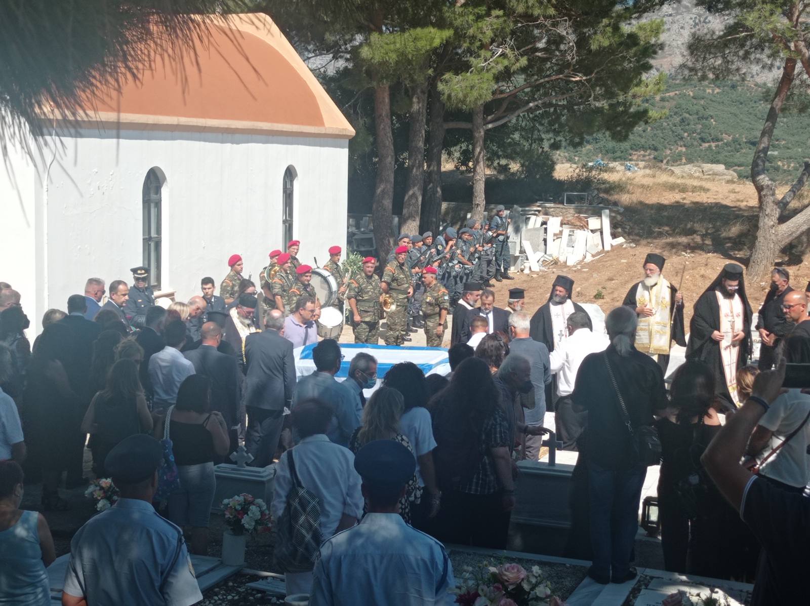 κηδεία- Αποστολάκη