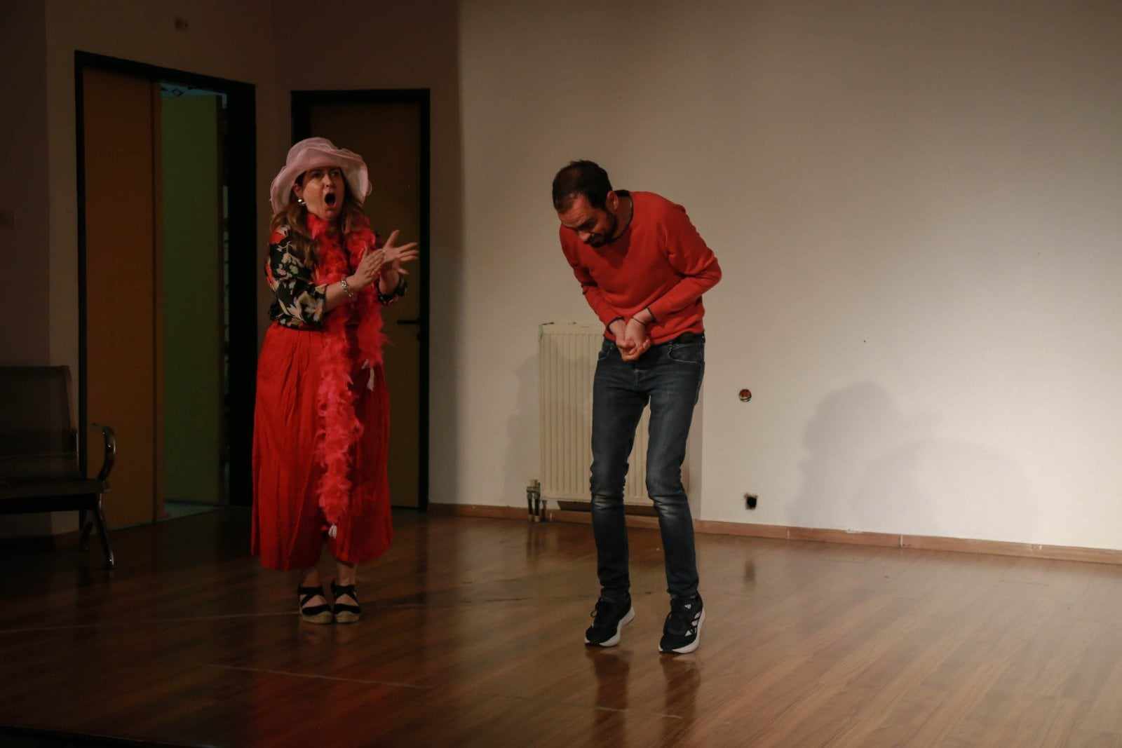 παρασταση θεατρική ομαδα δημοσιογραφων ηρακλειου