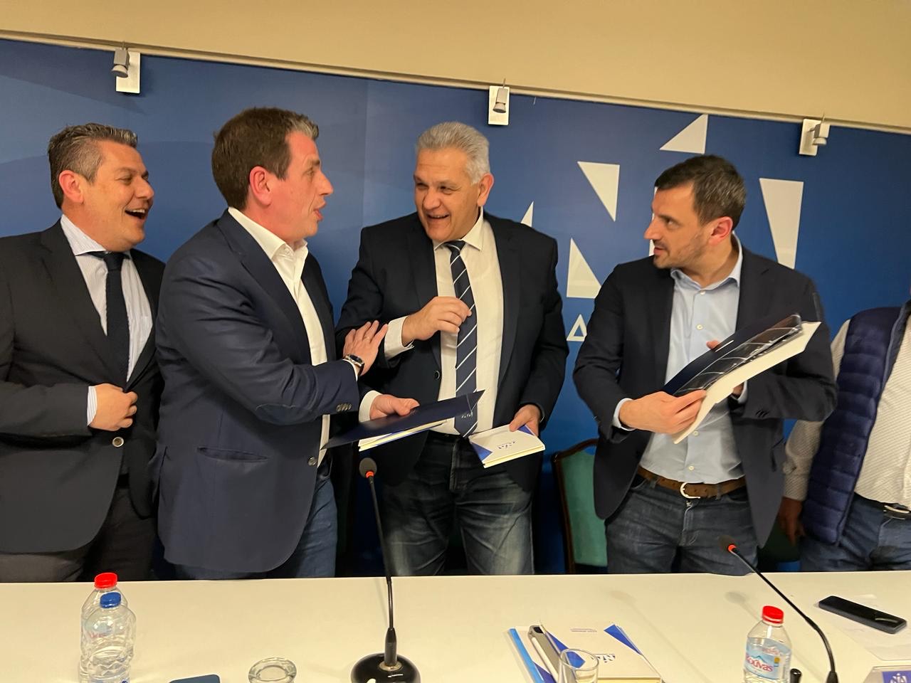 Παρουσία Καιρίδη και Νικολακόπουλου η συνεδρίαση της ΔΕΕΠ Ηρακλείου ΝΔ