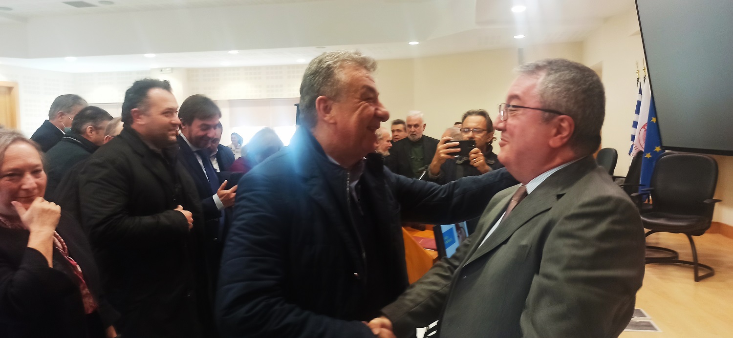 Αρναουτάκης Μόσιαλος