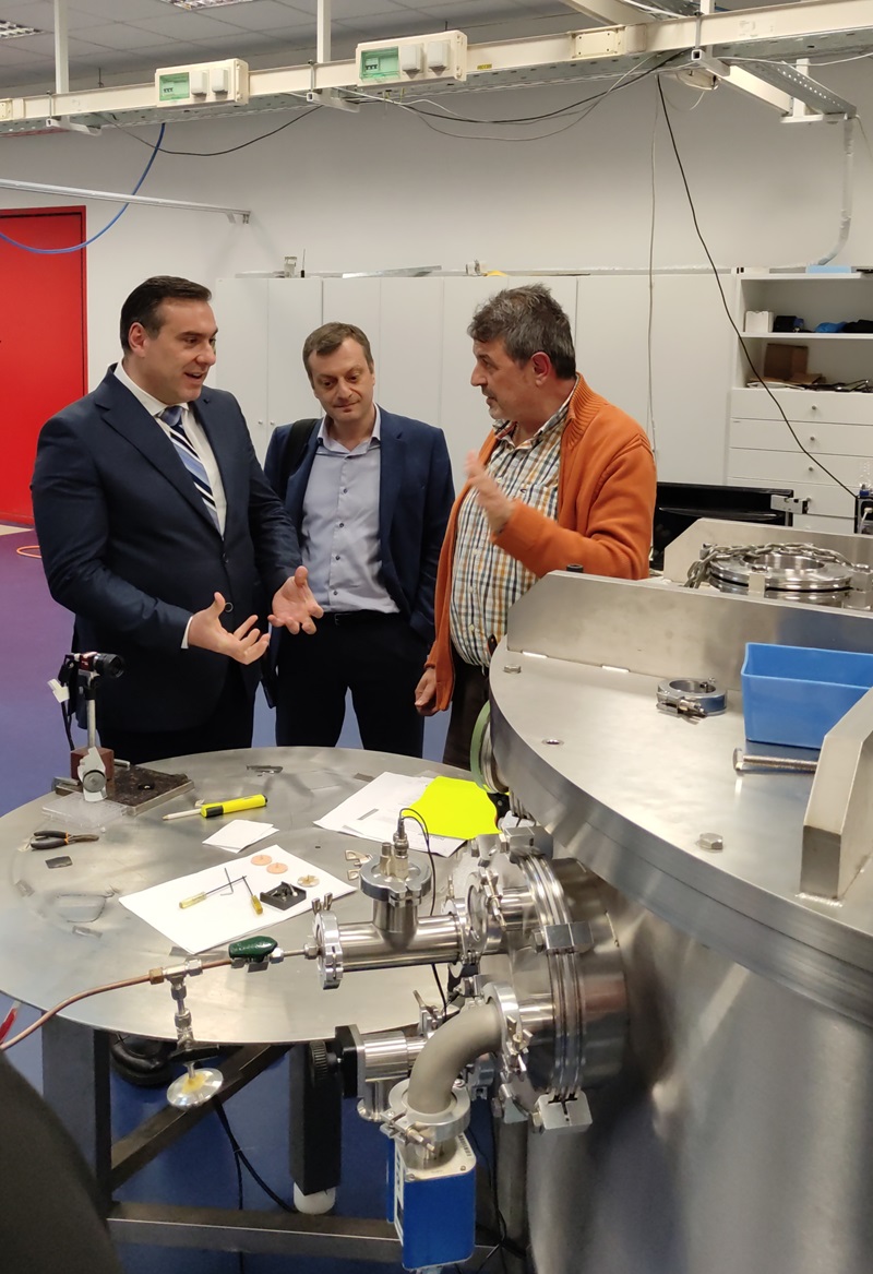 Στο Ινστιτούτο Φυσικής Πλάσματος & Λέιζερ ο αντιπεριφερειάρχης Γ. Ματαλλιωτάκης