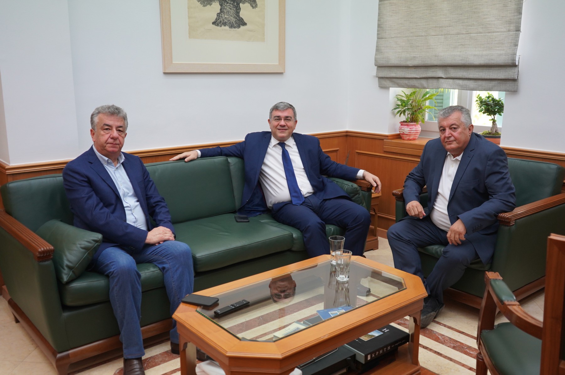 Συνάντηση Περιφερειάρχη για την ολοκλήρωση του Περιφερειακού σχεδιασμού και τα έργα με τον Γ.Γραμ του Υπ Περιβάλλοντος -Ενεργειας και τον Πρόεδρο του ΕΣΔΑΚ