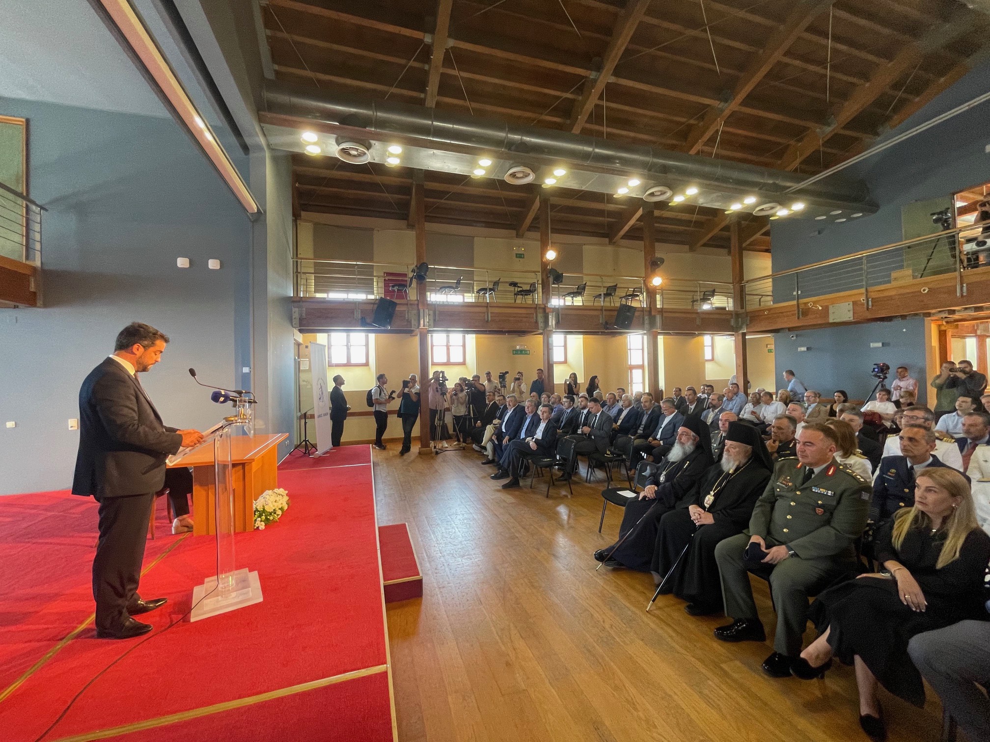 Ο Περιφερειάρχης Κρήτης στα εγκαίνια του 2ου φεστιβάλ βιβλίου Χανίων που διοργανώνεται από το Δήμο Χανίων και την Περιφέρεια Κρήτης