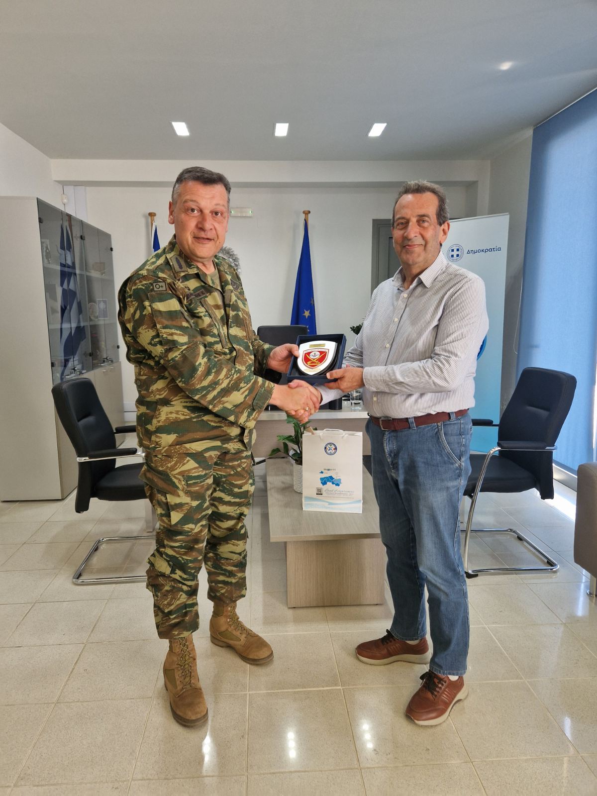 Εθιμοτυπική επίσκεψη του Διοικητή της ΣΕΑΠ στον Δήμαρχο Χερσονήσου