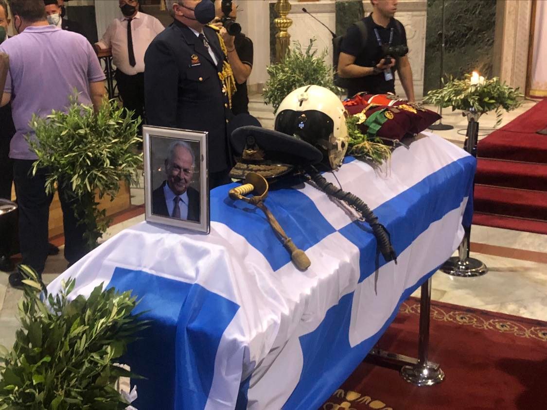 Αποστολάκης κηδεία