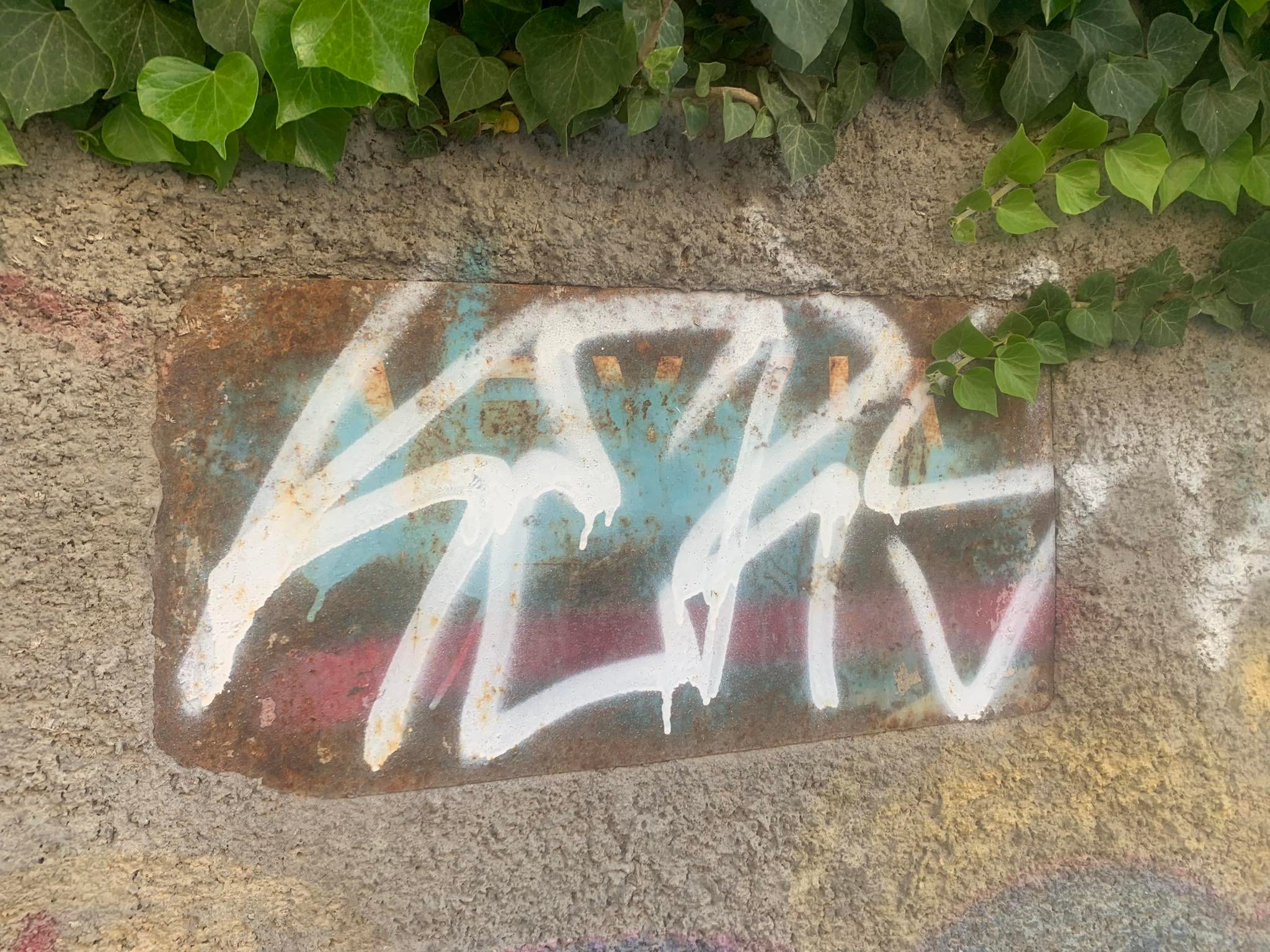 ταμπέλες μουτζουρες ηράκλειο