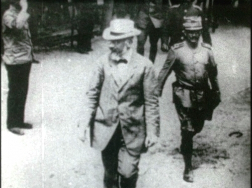 Ήταν 28 Δεκεμβρίου 1909 όταν ο Βενιζέλος έφτασε στην Αθήνα για να αναλάβει τις τύχες της Ελλάδας