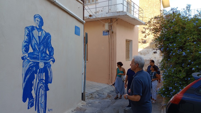 Αυτοψία τΑυτοψία του Δημάρχου Ηρακλείου στην Αγία Τριάδα – Στο επίκεντρο οι μελέτες του έργου ανάπλασης (video)ου Δημάρχου Ηρακλείου στην Αγία Τριάδα – Στο επίκεντρο οι μελέτες του έργου ανάπλασης (video)