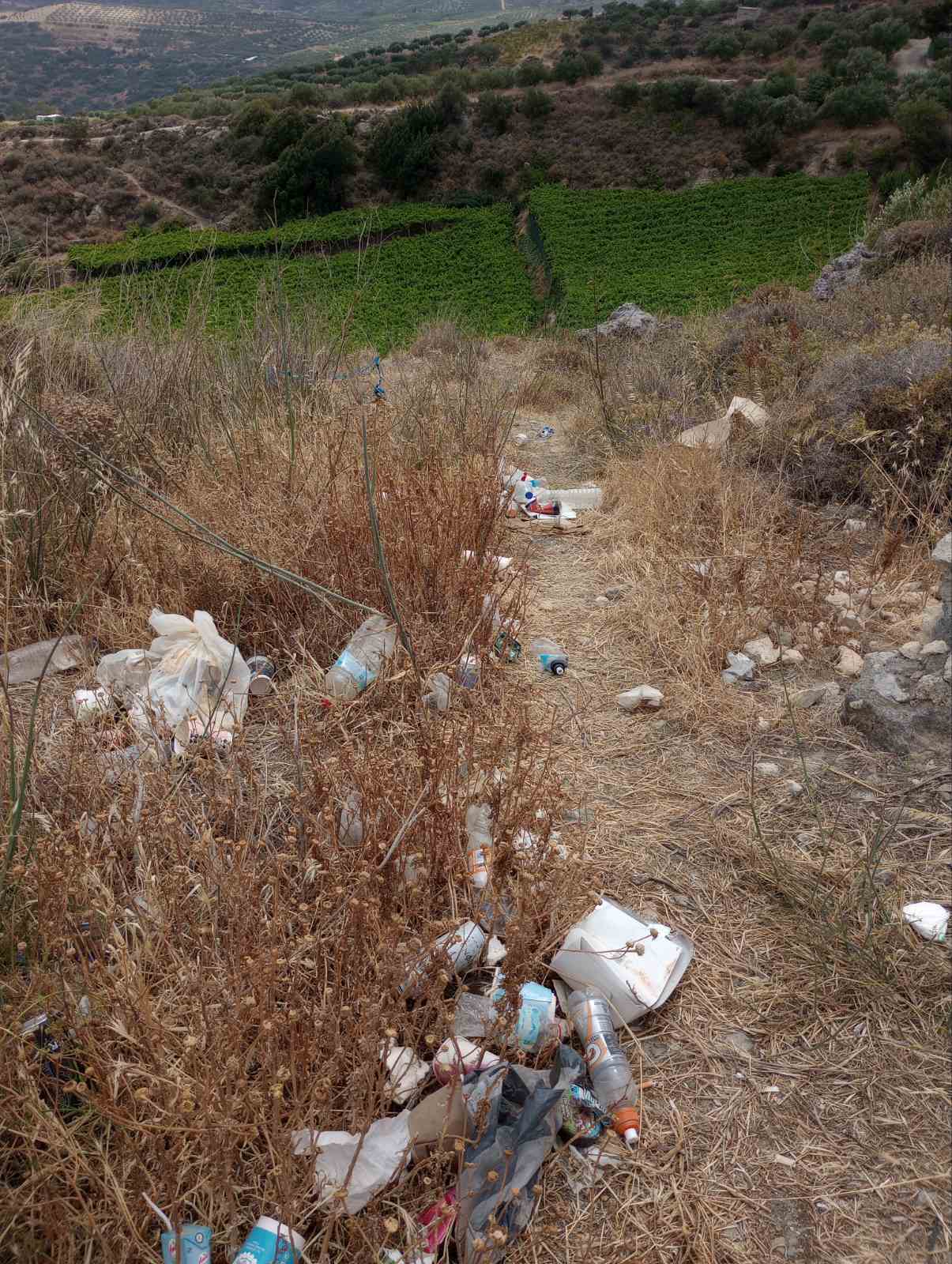 Ανεμοσπηλιά παρκινγκ Γιούχτας Ηράκλειο