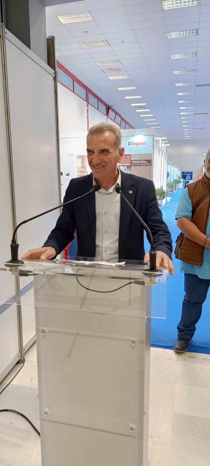 Στα εγκαίνια έκθεσης ηλεκτρολογικού υλικού η ΟΕΒΕΝΗ 