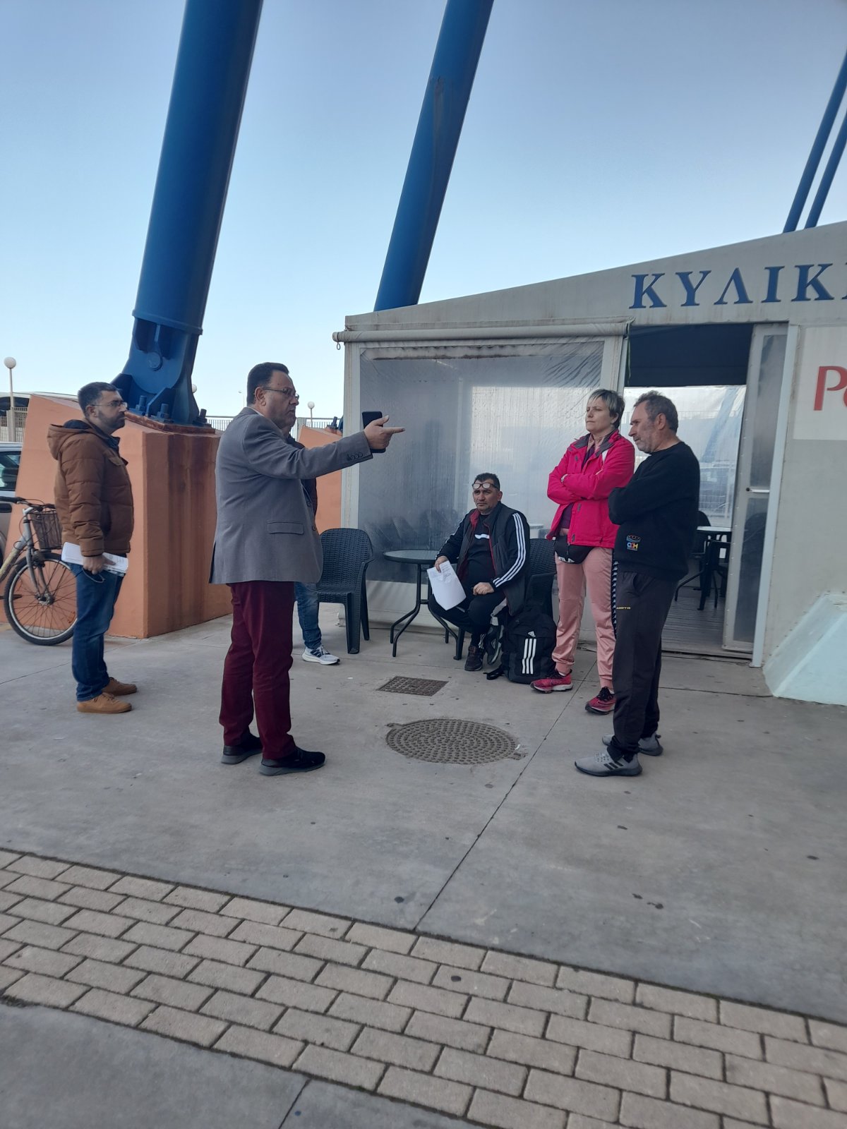 Συνάντηση κλιμακίου του ΚΚΕ με τον αντιδήμαρχο αθλητισμού του Δήμου Ηρακλείου