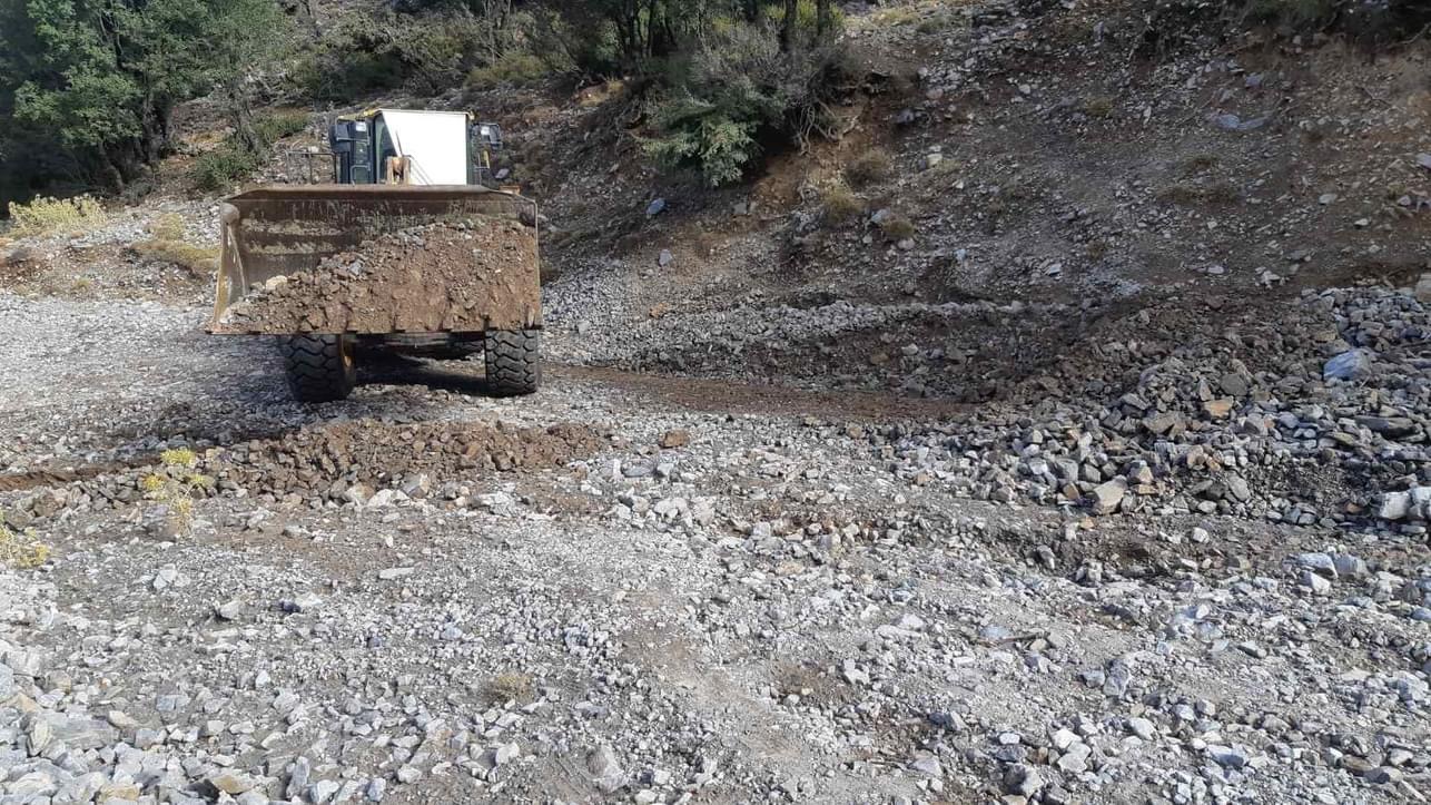 Αποκαταστάθηκε ο δρόμος μετά τις καταπτώσεις βράχων και τη διάβρωση από την κακοκαιρία 