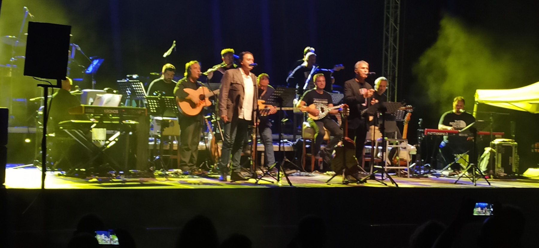 Κοσμοσυρροή στη συναυλία Νταλάρα - Κότσιρα