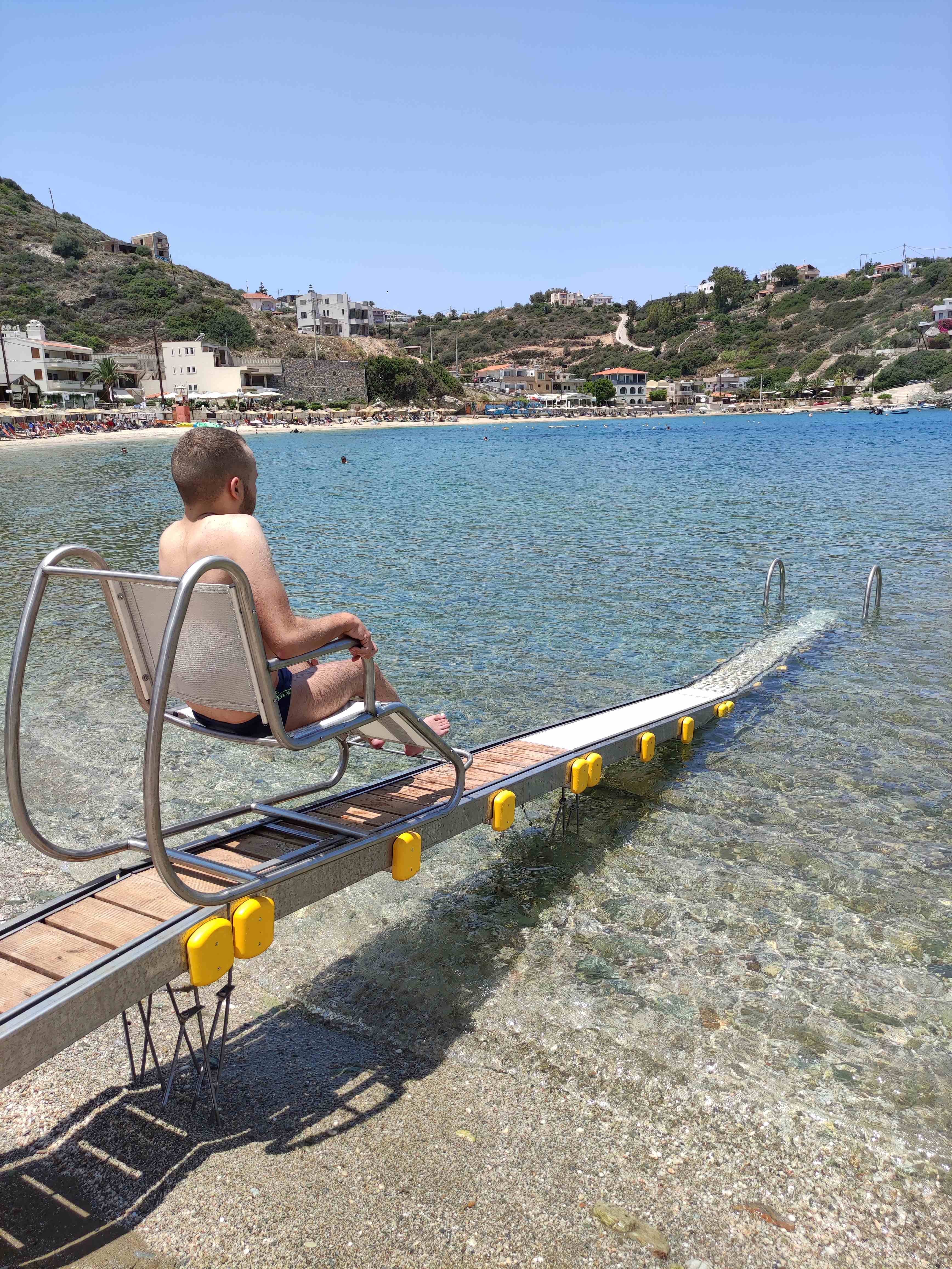 Σύστημα αυτόνομης πρόσβασης στη θάλασσα για Άτομα με Αναπηρίες τοποθετήθηκε στη Λυγαριά