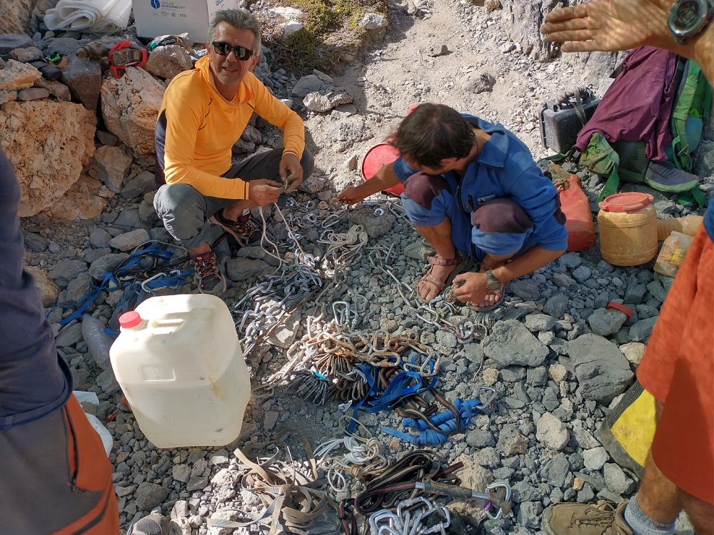 Στέρνες σπήλαιο
