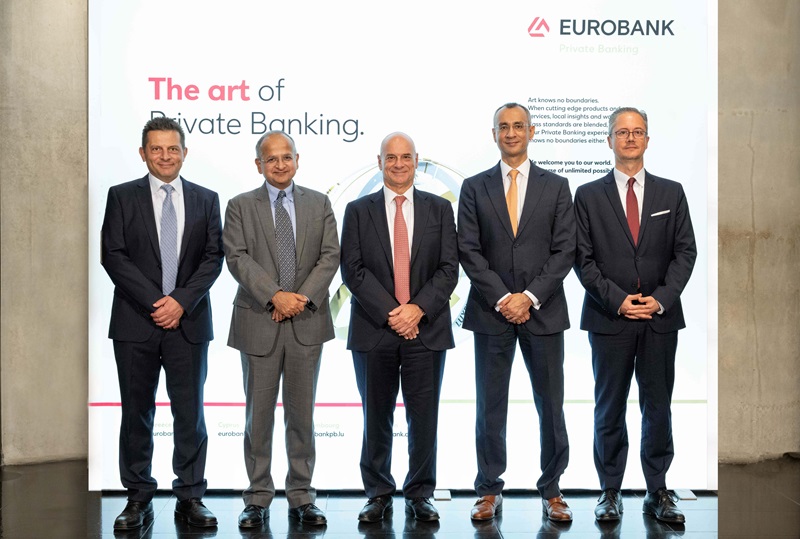 Από αριστερά προς τα δεξιά: Χάρης Χαμπάκης, Διευθύνων Σύμβουλος Eurobank Private Banking Luxembourg & επικεφαλής Group Private Banking Eurobank Rudrendra Tandon, Πρέσβης της Ινδίας στην Ελλάδα Σταύρος Ιωάννου, Αναπληρωτής Διευθύνων Σύμβουλος, Group COO & Διεθνείς Δραστηριότητες, Eurobank Praveen Jagwani, CEO of UTI International Θεοφάνης Μυλωνάς, Προέδρος & Δ.Σ, Eurobank Asset Management Α.Ε.Δ.Α.Κ.