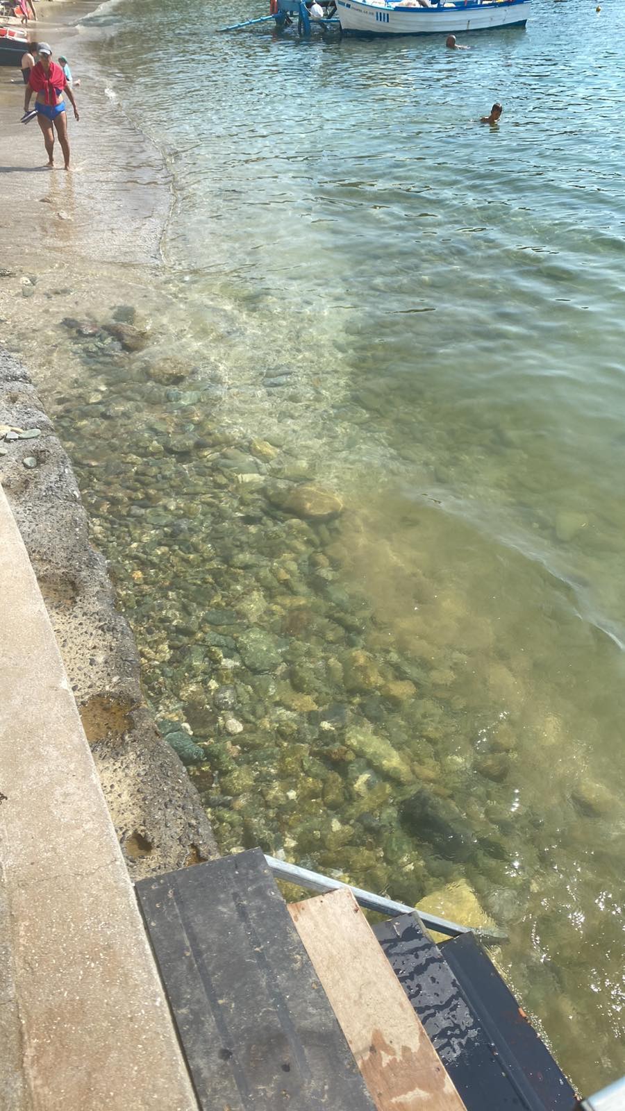 Αγία Πελαγία ξαπλώστρες