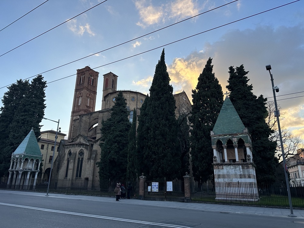 Κρητική αντιπροσωπεία στη Μπολώνια