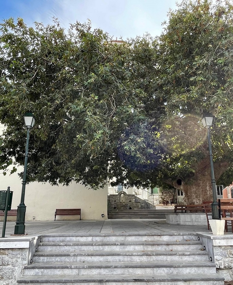 Ακούμια πλατεία