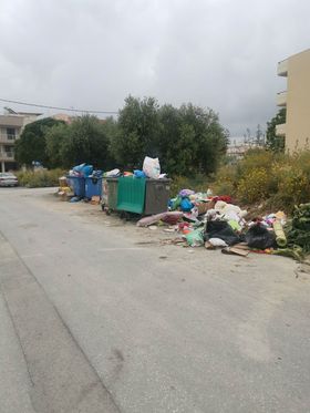 σκουπιδια-μεσαμπελιες