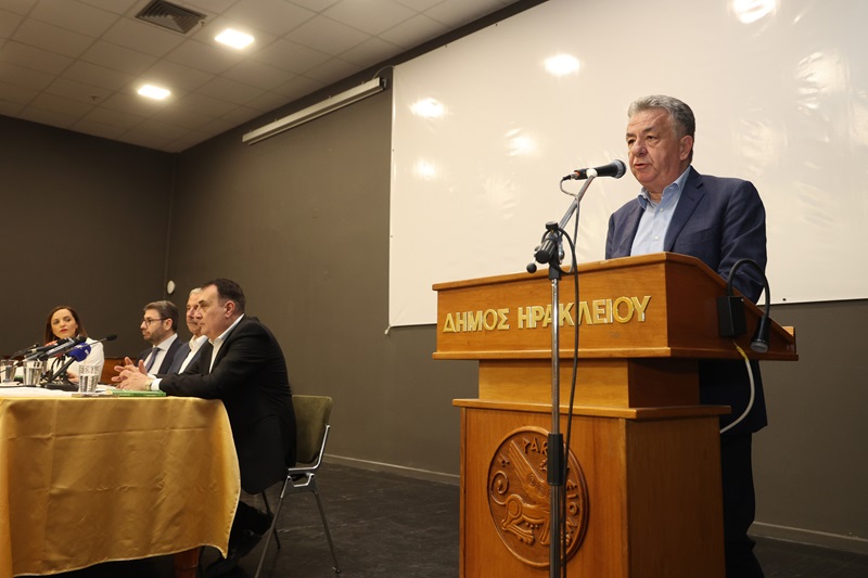 Σταύρος Αρναουτάκης