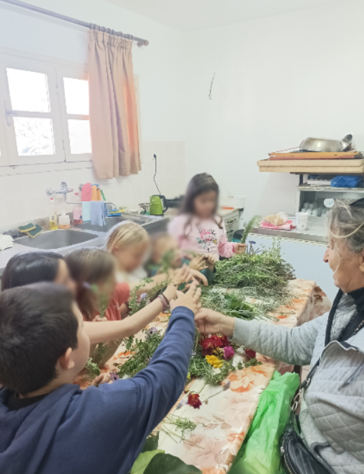 Έφτιαξαν και φέτος τις αροδαρές της Σταυροπροσκύνησης στο Σκινιά