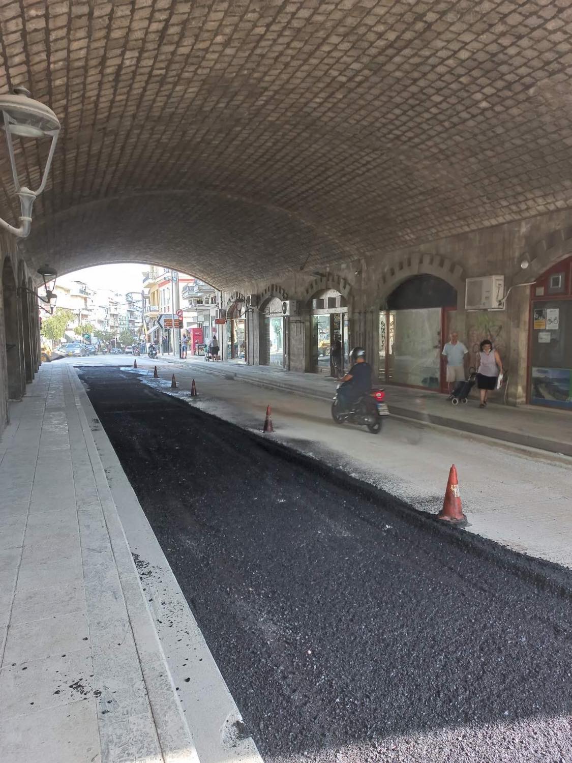 Καινούρια Πόρτα άσφαλτος