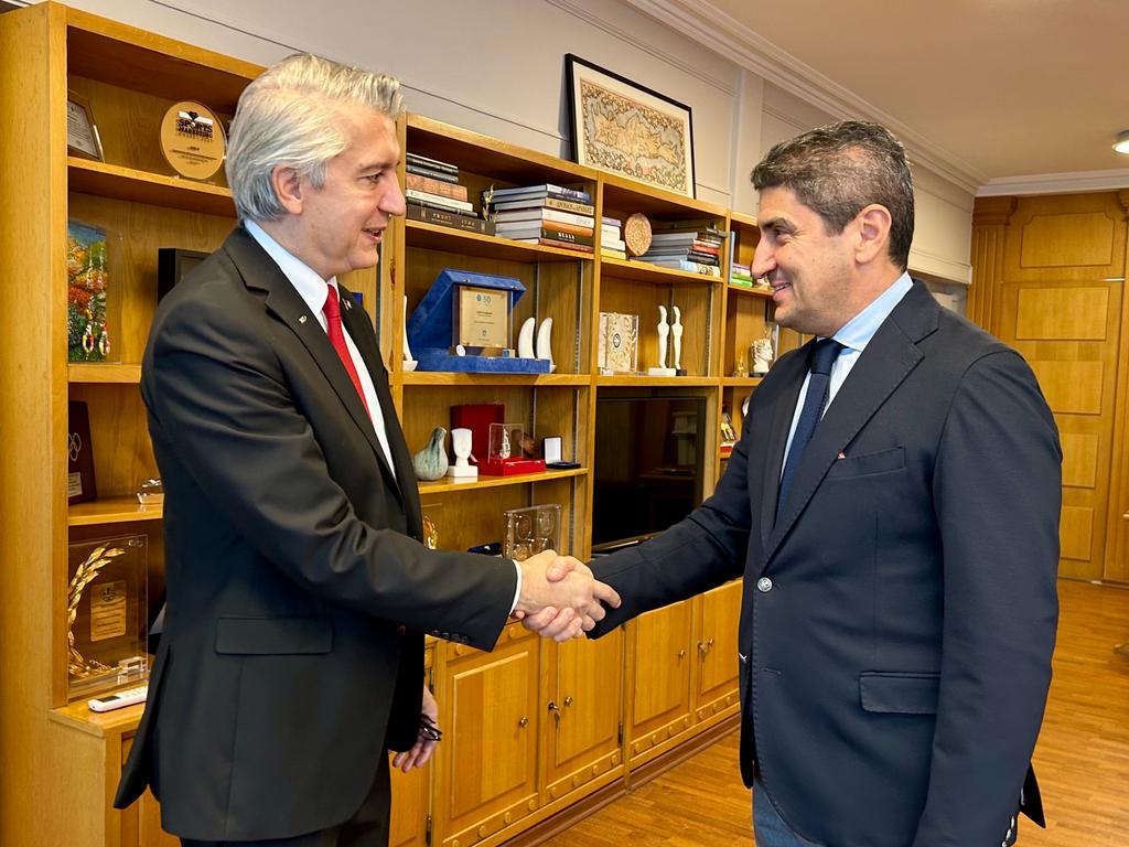 Αυγενάκης Τούρκος πρεσβευτής