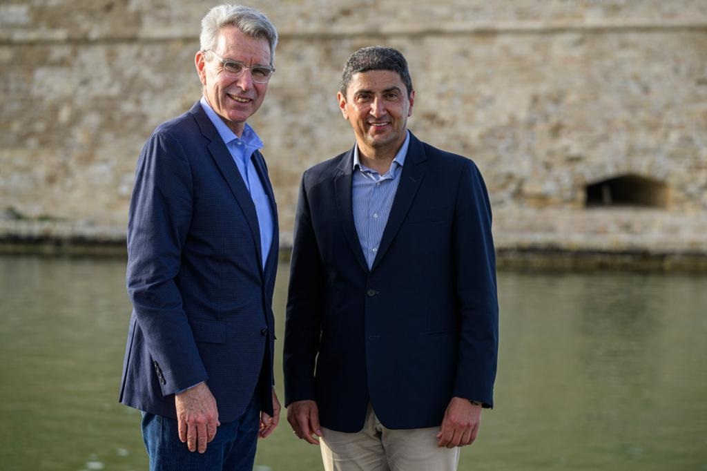 Αυγενάκης Πάιατ