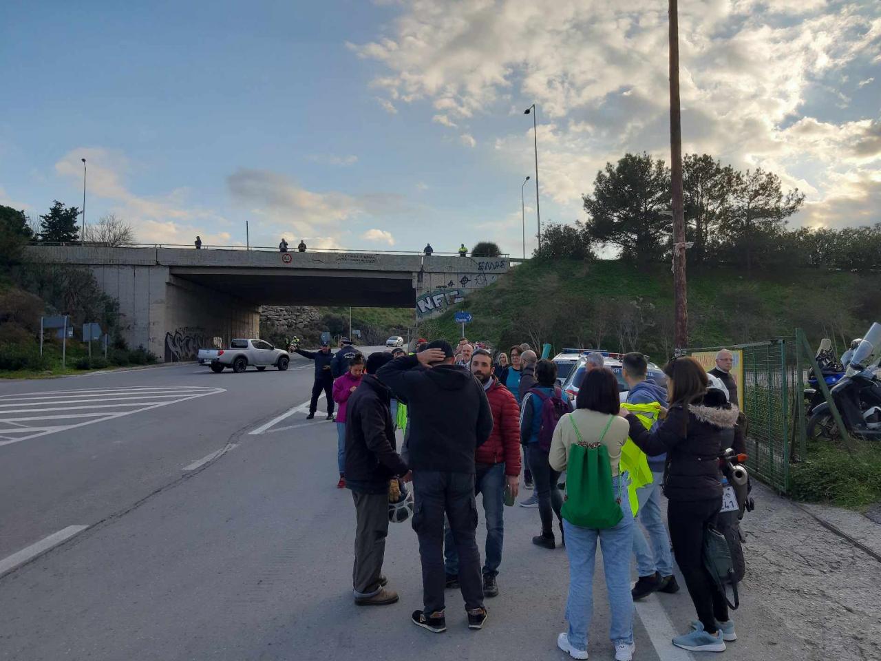 Συμβολικός αποκλεισμός του ΒΟΑΚ στον κόμβο Σπηλίου 