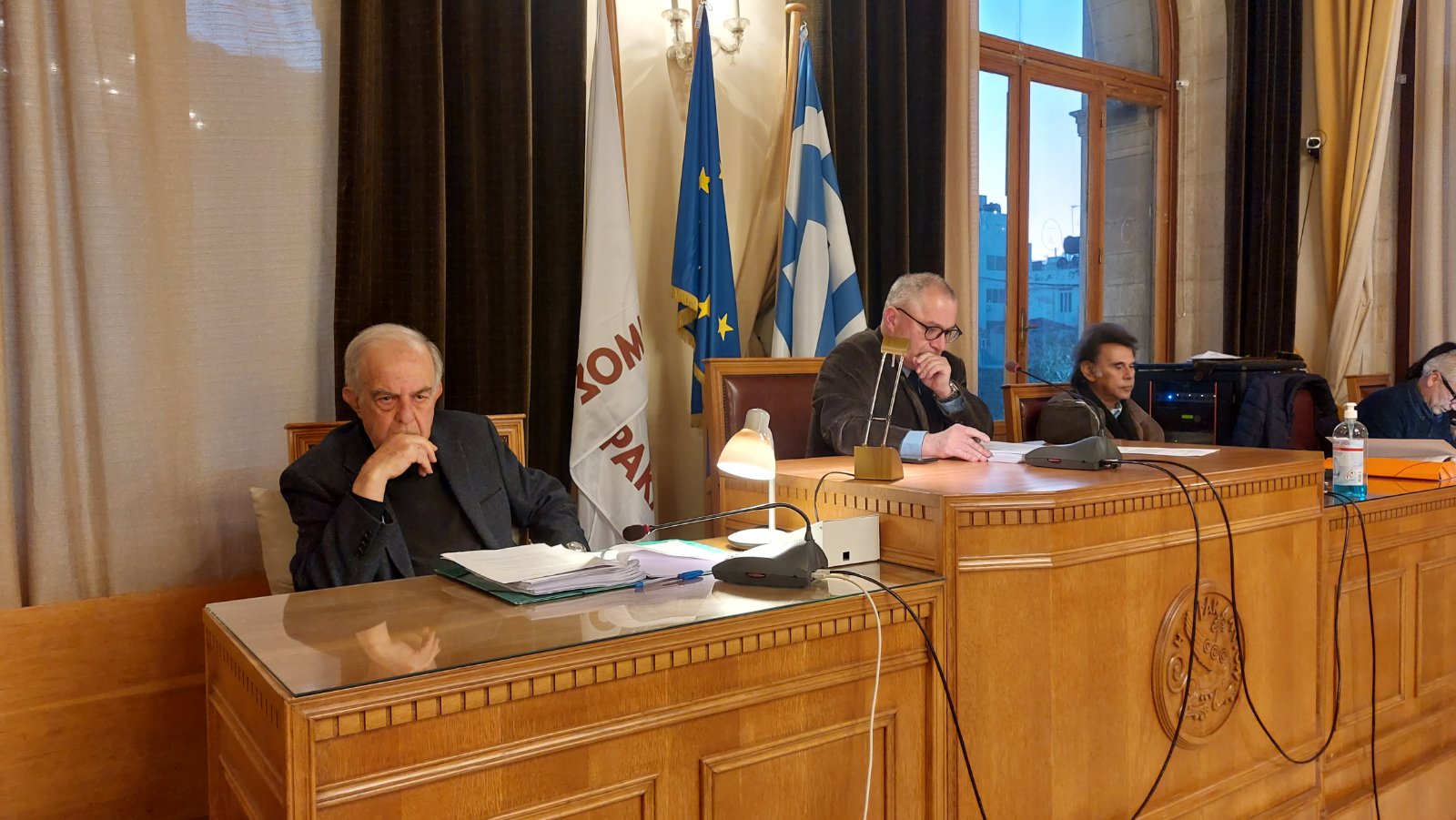 Δημοτικό Συμβούλιο τρένο