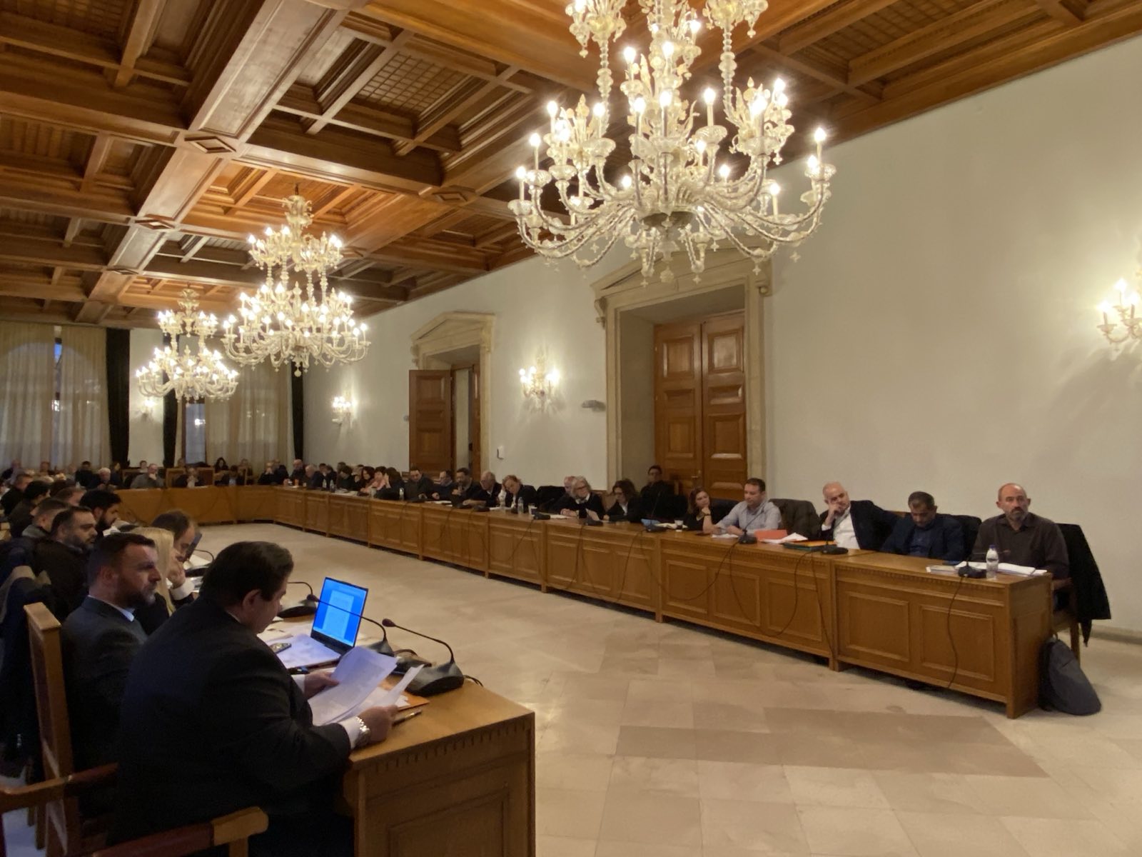 δημοτικό συμβούλιο