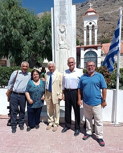 Στην αναθηματική στήλη με τα ονόματα των εκτελεσθέντων τελέστηκε επιμνημόσυνη δέηση και ακολούθησε προσκλητήριο πεσόντων, καθώς επίσης κατάθεση στεφάνων.