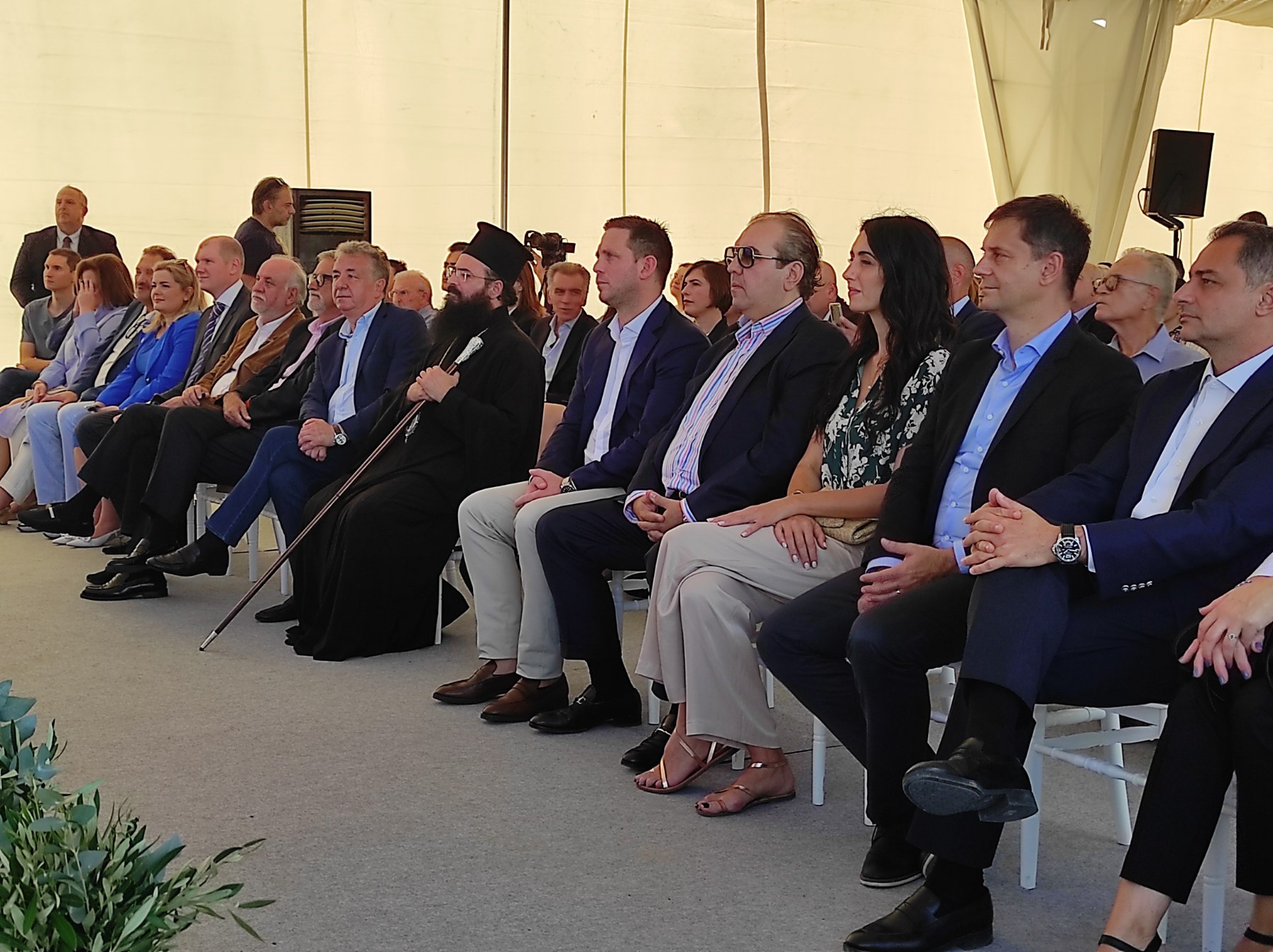 ελούντα χιλς θεμελίωση