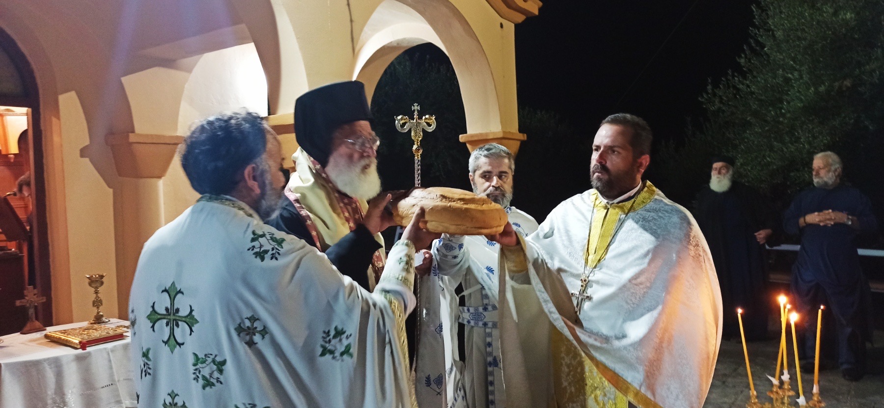 μητροπολίτης-κληρικοί