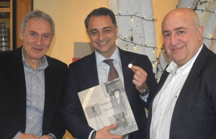 Φλουρί Σενετάκης Αναπτυξιακή Πίτα