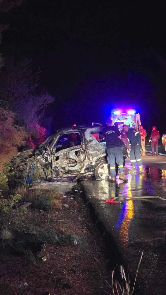 φωτιά ναύσταθμος Αυτοκίνητο Χανιά